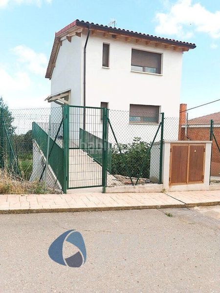 Foto 880e318c-e443-4dbd-af8b-12431bf6d165. Casa amb calefacció a Ocón