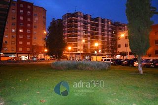 Aparcament cotxe  Duquesa de la victoria. Se vende plaza de garaje en la zona de san millán.