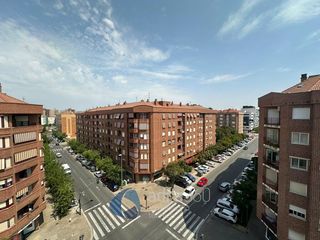 Miete Etagenwohnung  Estambrera. Se alquila atico en cascajos