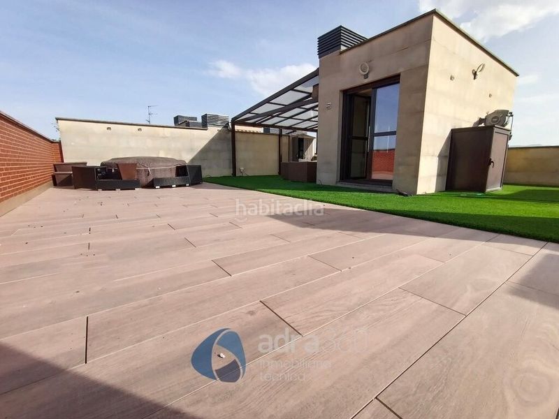 Foto 05bff560-27fe-4278-896c-252c7099a944. Àtic amb calefacció piscina a La Cava - Fardachón Logroño
