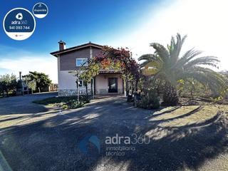 Casa  Soria. Se vende chalet independiente en término municipal de lardero