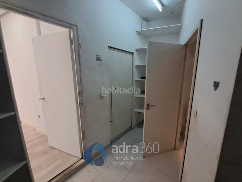 Foto cc4a8693-ec69-40e5-949a-013e793abdb9. Location local commercial dans Gran Via Logroño