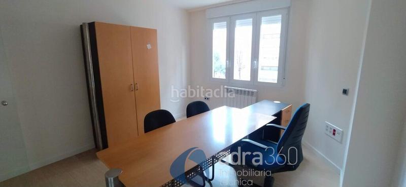 Foto 52f914dd-8e78-4cea-b596-320ed3392030. Miete büro in Residencia Logroño