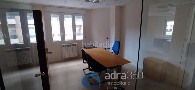 Foto d107470f-b989-4ad8-acb1-d3ca1734ef38. Miete büro in Residencia Logroño