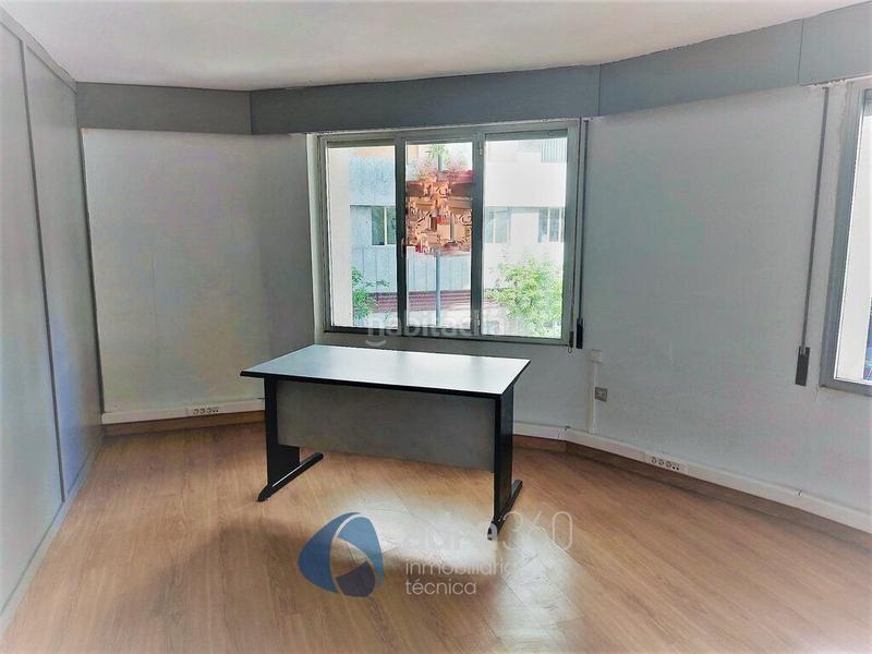 Foto cb667606-30c5-4028-8c55-7ef07ec8b585. Rent office space with heating in Gran Via Logroño