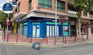 Location Local commercial  General vara de rey. Se alquila céntrico local en esquina pérez galdós con vara del r