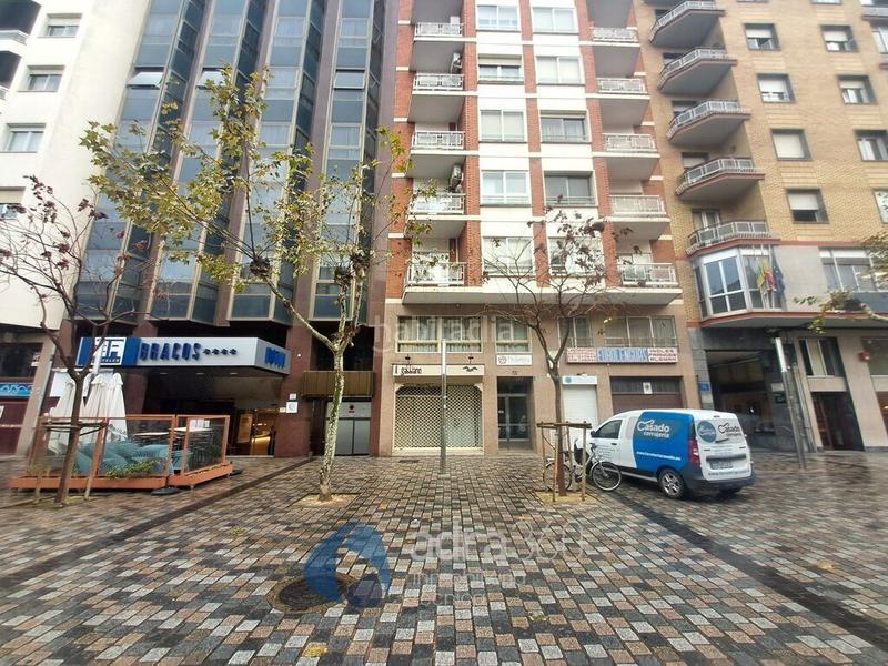 Foto 894b574d-3008-4317-9a1c-ae4f1dd1879a. Alquiler local comercial se alquila local en bretón de los herreros en Logroño