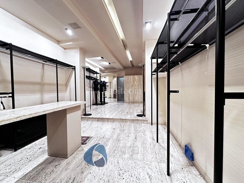 Foto 12ca60a0-4a16-4499-bb10-8716d8b55d73. Lloguer local comercial a Gran Via Logroño
