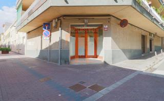 Location Local commercial à Centre-Nucli Antic. Buen local comercial de alquiler ubicado en el corazón de premià