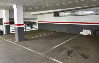 Parking voiture à Zona Alta. Ten a buen recaudo tu coche compra una plaza de parking en el ce