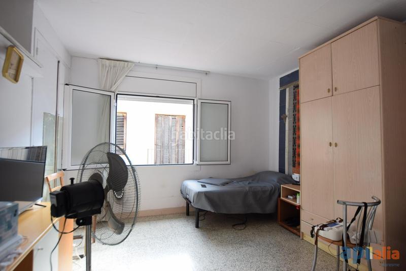 Foto feadcef8-478e-49b4-8238-a6279209baf2. Casa amb aparcament a Centre Mataró