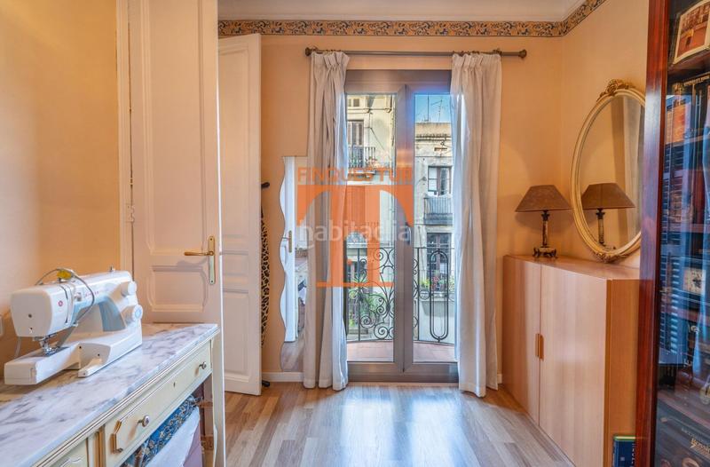 Foto 3648aa38-2215-4fe0-bff9-5b0f923a5e10. Etagenwohnung in Raval Barcelona