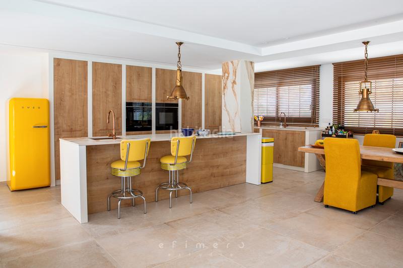 Foto 87b4c3ce-4c9a-4fff-ab5a-a5b5cab60dd0. Chalet with fireplace heating pool in Altea ciudad Altea