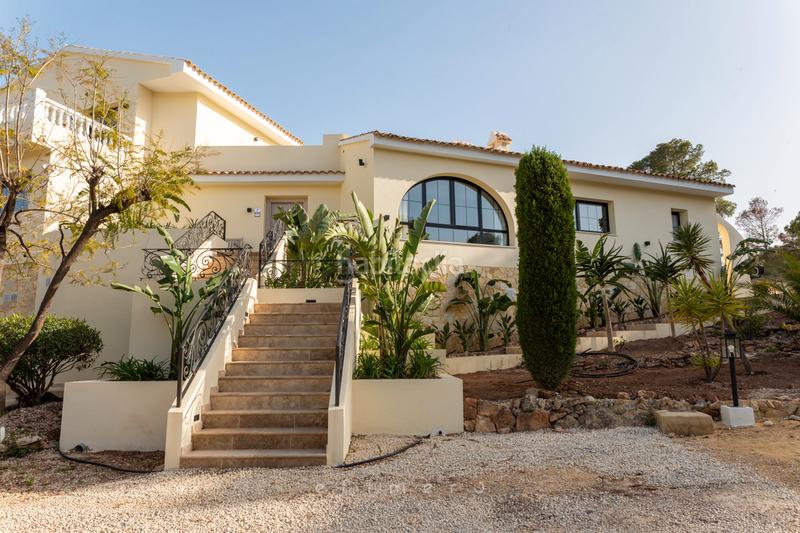 Foto 8b27868e-8144-4de1-8007-150e09b0f0e1. Chalet with fireplace heating pool in Altea ciudad Altea