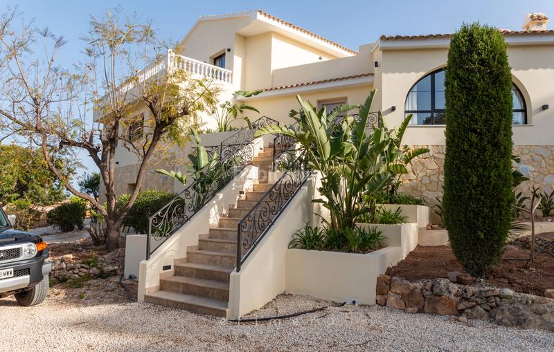 Foto e6a947e3-3160-4e38-b77f-4c64e2c940e7. Chalet with fireplace heating pool in Altea ciudad Altea