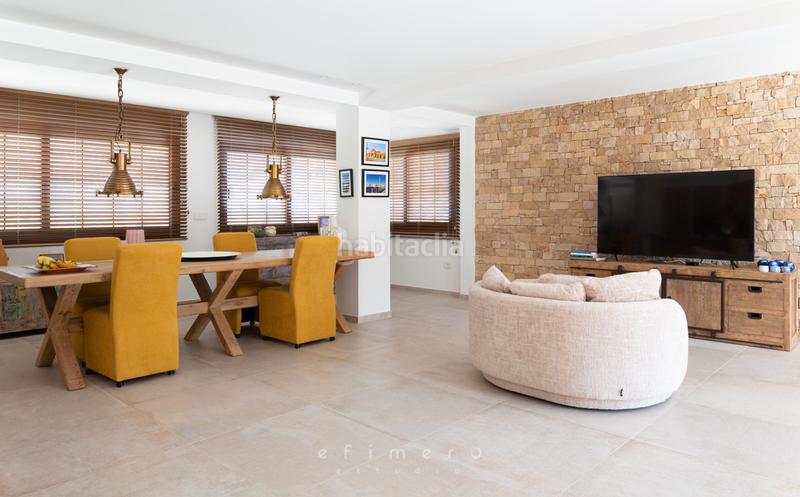 Foto e86e3f9a-b0f3-4c94-993b-9eb46e926cdd. Chalet with fireplace heating pool in Altea ciudad Altea