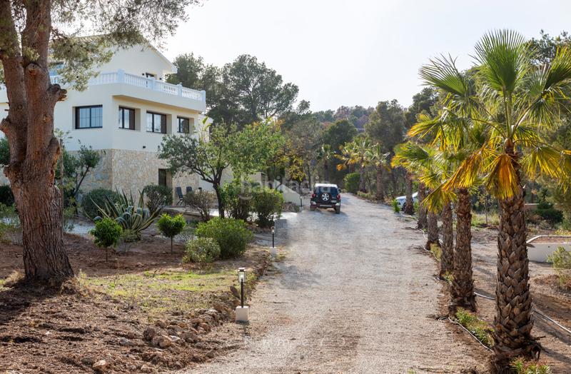 Foto ee3e4198-044b-49f4-92cc-164f12addda5. Chalet with fireplace heating pool in Altea ciudad Altea