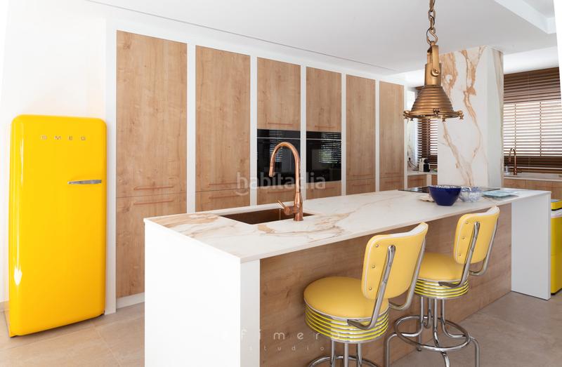 Foto f7c1feed-48f3-4d01-b091-3db9142fe138. Chalet with fireplace heating pool in Altea ciudad Altea