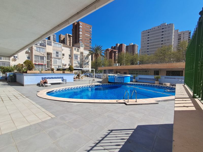 Foto 0b34eb47-f244-4396-a410-72ec9a38558e. Pis amb calefacció aparcament piscina a Playa Levante Benidorm