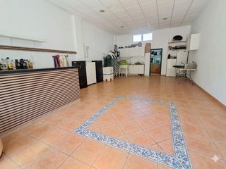 Local Comercial en Pueblo-Ubanizaciones