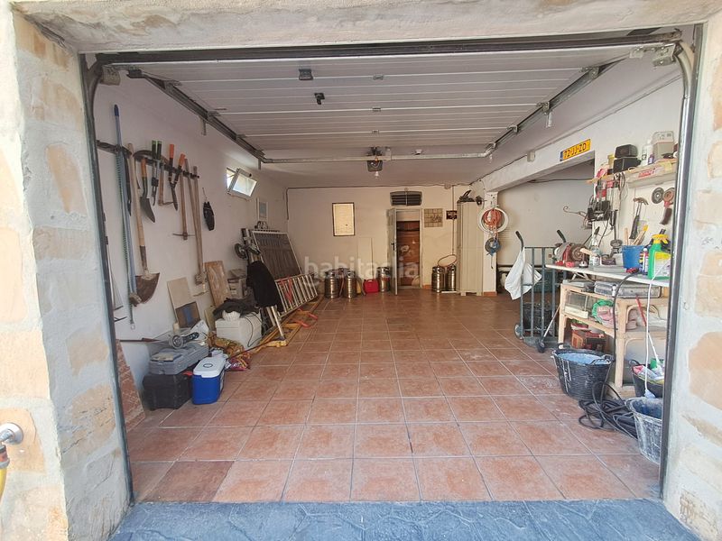 Foto f5dba515-6c39-4e2c-b2a8-0b76e4f1004c. Xalet amb xemeneia aparcament piscina a Coloma Nucia (la)