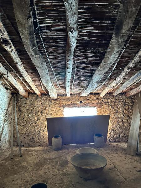 Foto b95c7ae1-4529-4feb-a563-c665e36a5885. Casa adossada amb xemeneia a Confrides