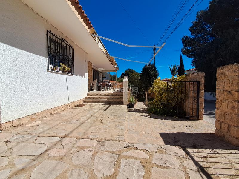 Foto 92955140-6abb-4dd0-a0f0-95354b325347. Xalet amb xemeneia aparcament a Montebello - Nou Espai Nucia (la)