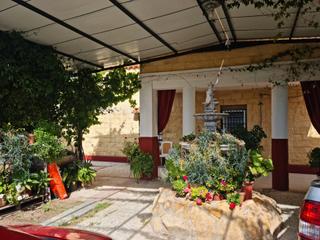 Propriété à Arahal. Parcela con casa y piscina junto a arahal.