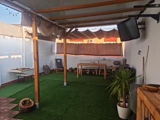 Maison jumelée à Oromana. Casa coqueta y reformada negociable
