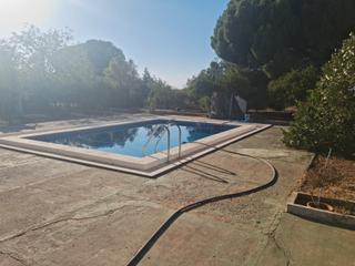 Chalet in Oromana. Parcela hipotecable