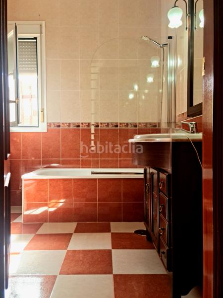 Foto eb816347-43f1-4d9e-918c-9f08f48669ab. Casa adossada amb calefacció a Nueva Alcalá Alcalá de Guadaira