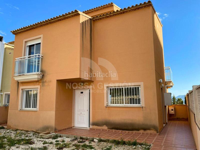 Foto 584030d1-bedc-4b7d-b39a-06dd65c2bb13. Casa adosada chalet adosado en alfàs del pi con gran terraza y playa cercana en Alfàs del Pi (l´)
