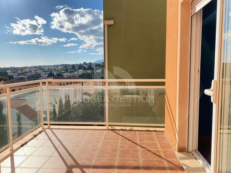Foto 7b562e54-5749-436b-9dae-0ad92f29b74c. Casa adosada chalet adosado en alfàs del pi con gran terraza y playa cercana en Alfàs del Pi (l´)