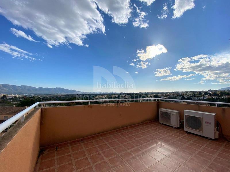 Foto 9adc241b-361b-4a14-b6e3-bb52df0dfa9e. Casa adosada chalet adosado en alfàs del pi con gran terraza y playa cercana en Alfàs del Pi (l´)