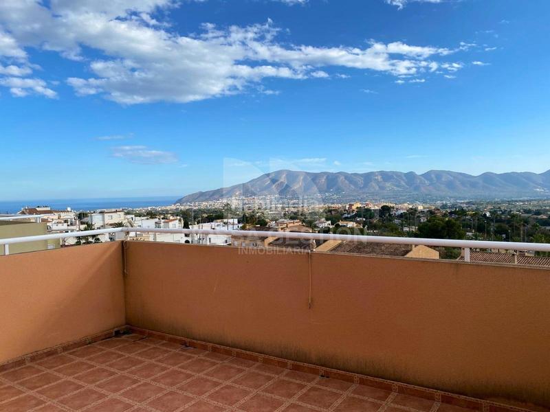 Foto a3ac807a-17ef-4e91-b723-36601a99ccfb. Casa adosada chalet adosado en alfàs del pi con gran terraza y playa cercana en Alfàs del Pi (l´)