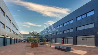 Oficina  Vereda sud. Gran local comercial de 424m en venta en centro de negocios  ben