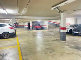 Aparcament cotxe a Calle juan viruela carreres 8. Se vende plaza de garaje en la vall duixó  fácil acceso y muy bu