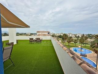 Àtic  Calle bélgica. Espectacular ático con terraza   residencial con piscina  denia