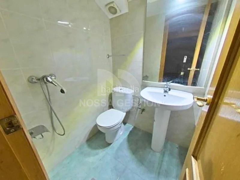 Foto 1d89211d-9729-45d2-83c3-5306bde65ffa. Local comercial  en venta en gandía 85 m en zona transitada oportunidad de negocio en Gandia