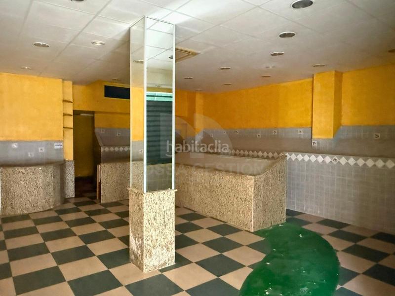 Foto dfed0ed8-4927-42e2-8d74-80d276d20866. Local comercial  en venta en gandía 85 m en zona transitada oportunidad de negocio en Gandia