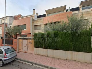 Casa adossada  Juan herrera. Se vende chalet adosado en rentabilidad con contrato vigente has