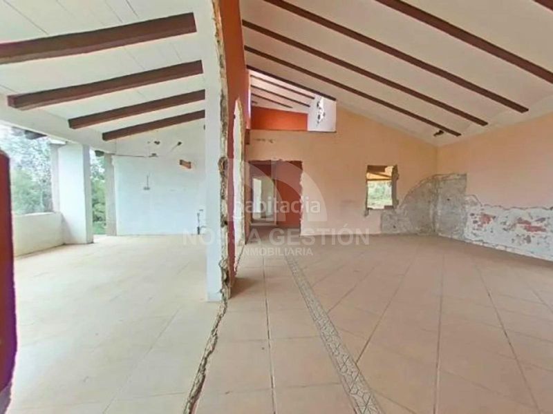 Foto e04fd4be-c341-4985-bfde-23c10a1db3fe. Xalet amb aparcament a Alberic