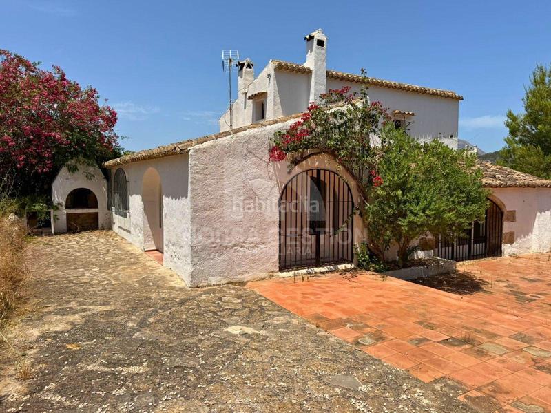 Foto 080c2afb-3b52-4277-9c4e-aba5e75dcb67. Chalet avec parking piscine dans Partida Comunes-Adsubia Xàbia