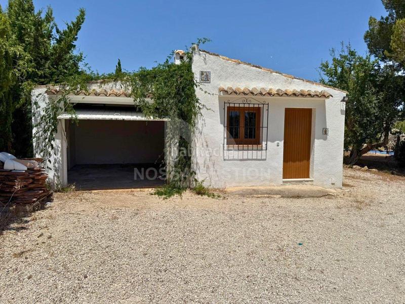 Foto 48fd425b-d328-4258-b54b-f960bc91abf0. Chalet avec parking piscine dans Partida Comunes-Adsubia Xàbia