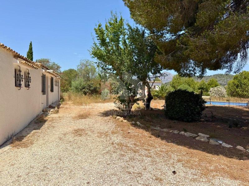 Foto 560bac54-6ec3-430c-b8aa-a834fc3b02d3. Chalet avec parking piscine dans Partida Comunes-Adsubia Xàbia