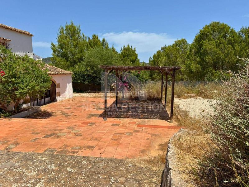 Foto b5dd85e1-6f83-4f59-9680-1d1e8499f560. Chalet avec parking piscine dans Partida Comunes-Adsubia Xàbia