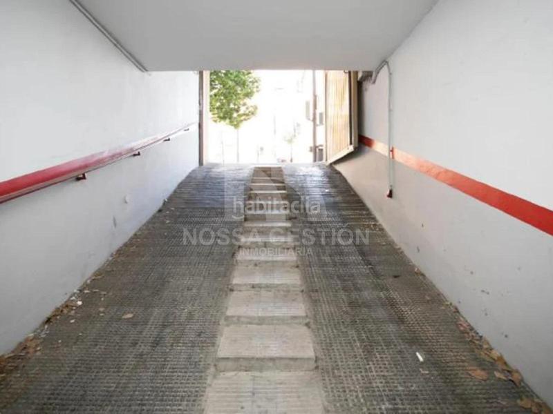 Foto 0ece6fe0-7797-4859-ae2f-6a75b52cc80e. Parking coche espacio de parking en avda. ausias march, derecho indiviso de uso en Valencia