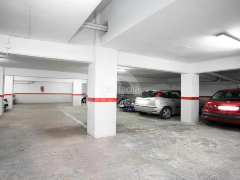 Foto 843c7577-8de5-4459-81d9-4c4aca54e666. Parking coche espacio de parking en avda. ausias march, derecho indiviso de uso en Valencia