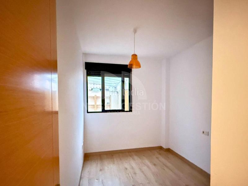 Foto 8ea3a62e-cfe2-4356-abd1-94018c81df53. Erdgeschoss mit parking in Avenida de Abril-9 de Octubre Sagunt