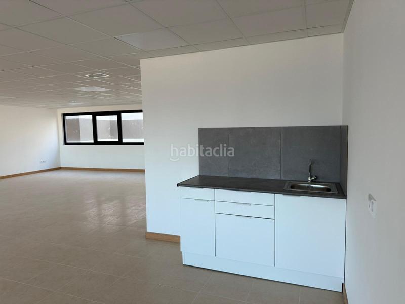 Foto dc2427c3-11ef-4798-951b-550bcceafcf9. Miete büro in Beniparrell